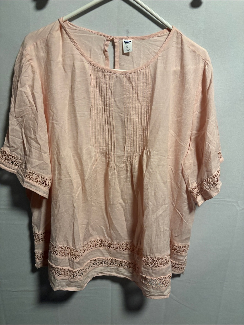 Old Navy Light Pink Crochet-Trim Blouse🐢🐢